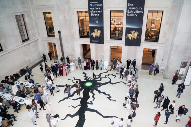 BP logo surrounded by cracks small. Photo by Diana More