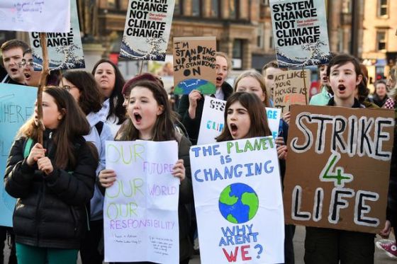 0_Schoolchildren-Across-The-UK-Go-On-Climate-Strike